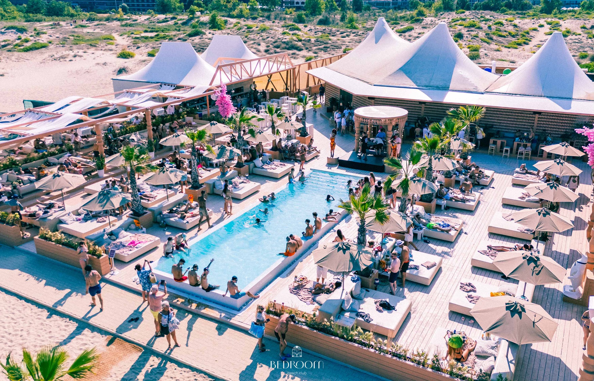 CAVO Beach club party atmosphere